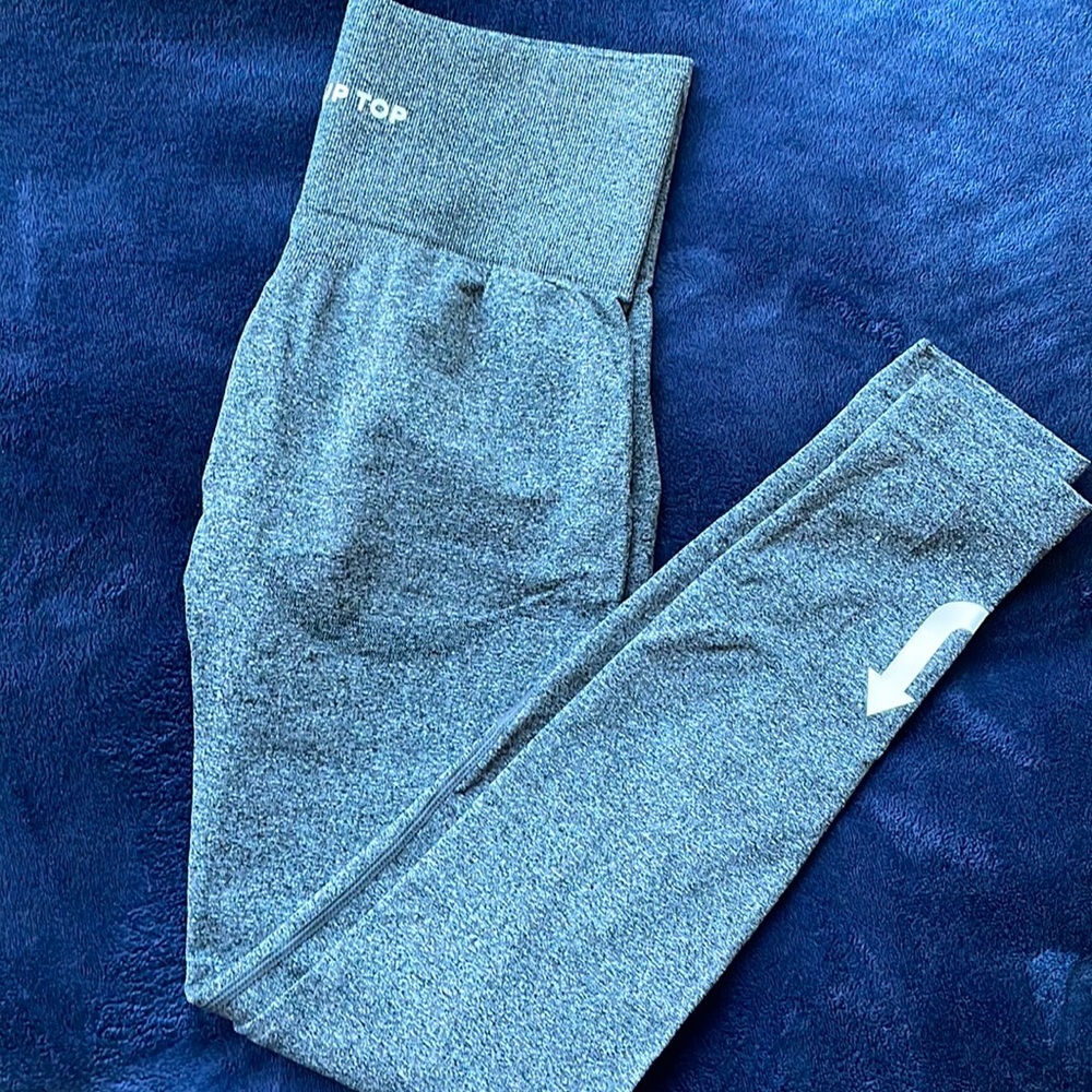Brand new super flattering leggings